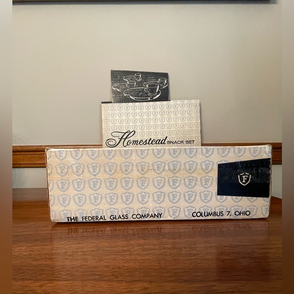 Vintage, Homestead Snack Set, in Original Box by The Federal Glass Company - Picture 6 of 7